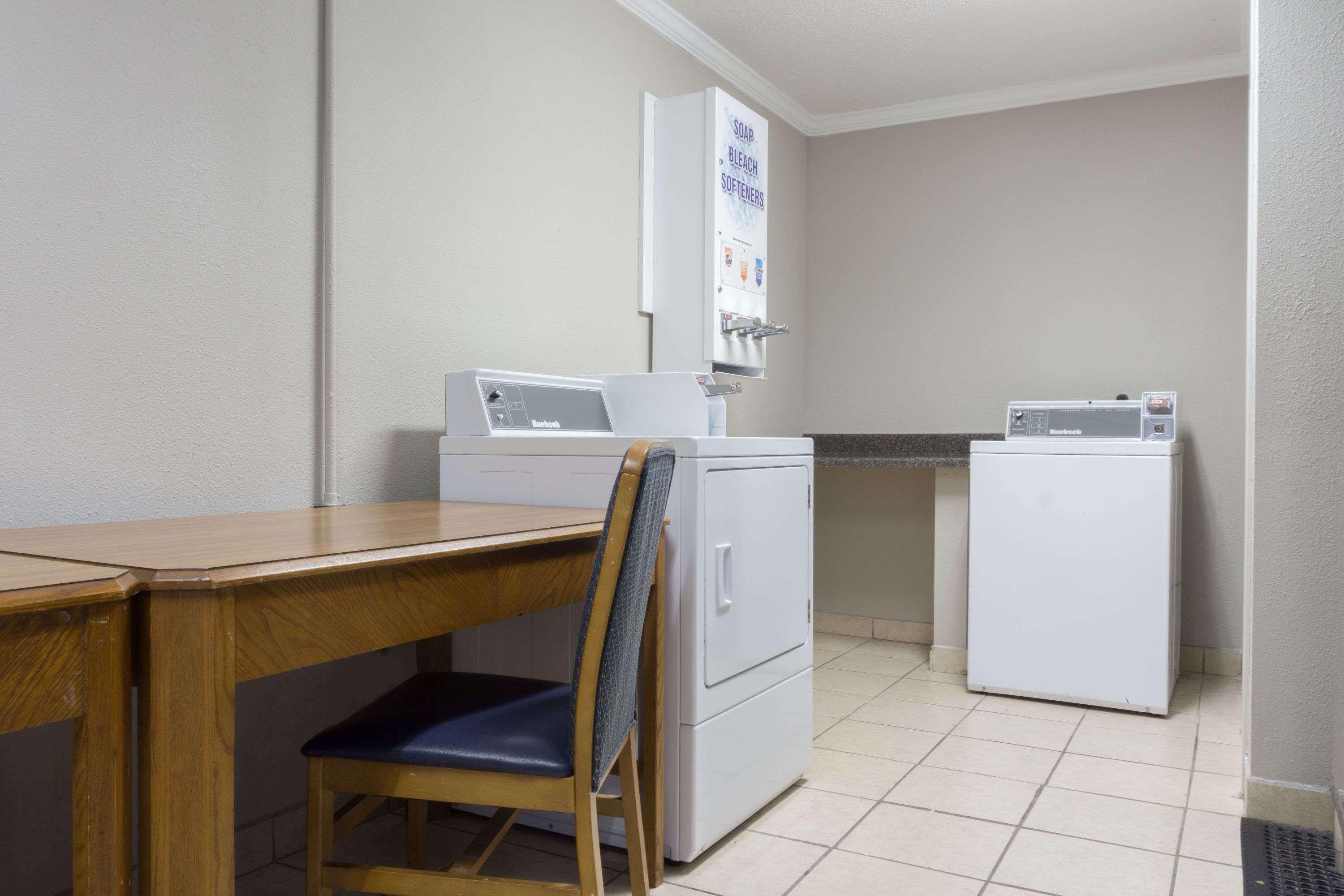 Days Inn By Wyndham Florence Cincinnati Area Ngoại thất bức ảnh
