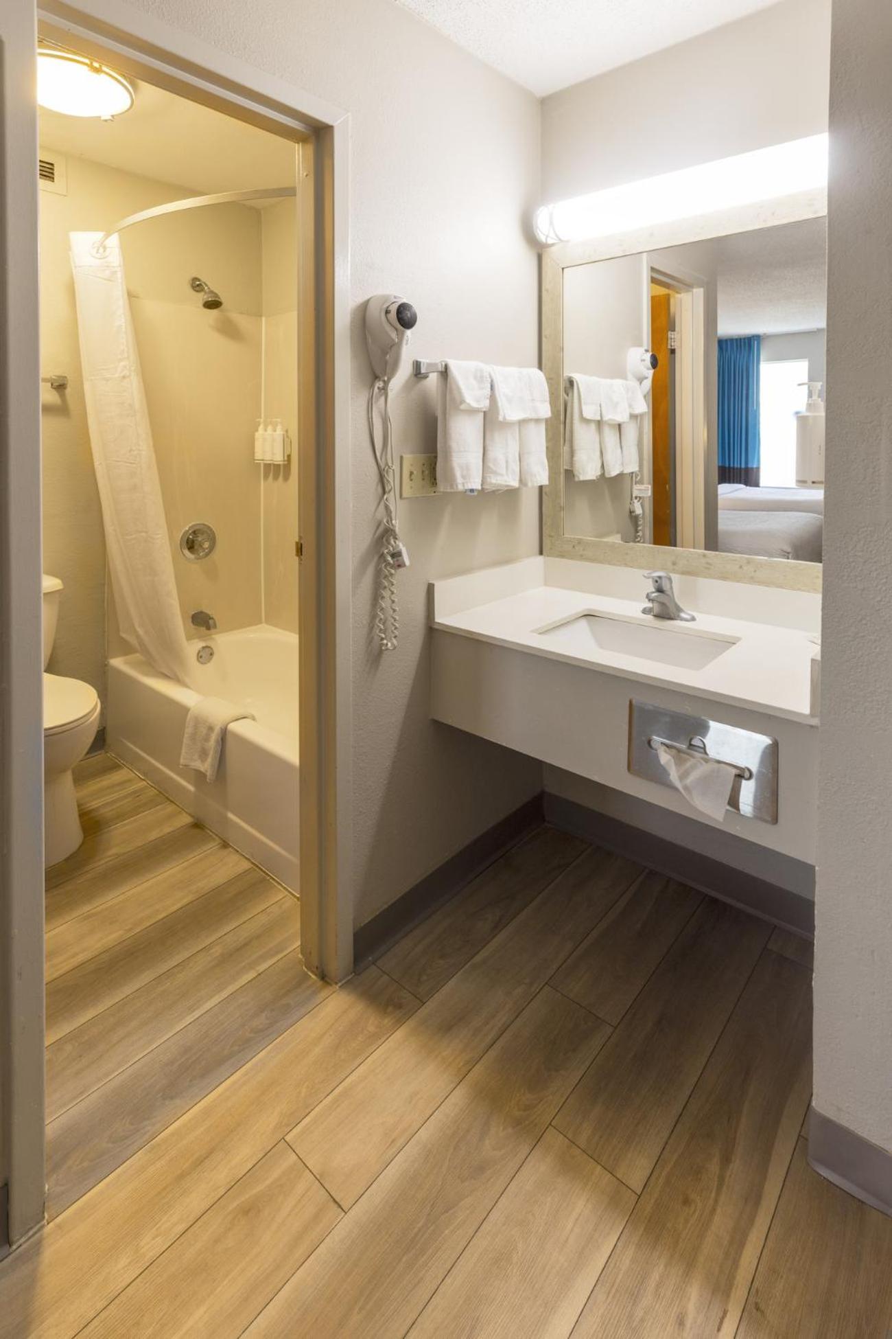 Days Inn By Wyndham Florence Cincinnati Area Ngoại thất bức ảnh